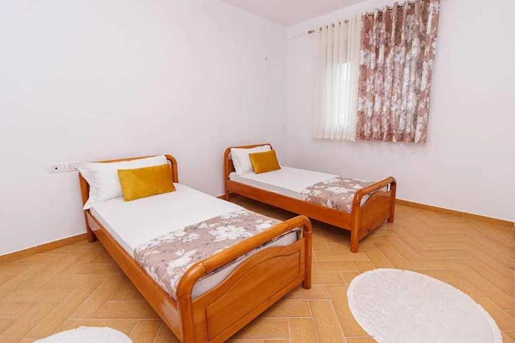 Stylish City Apartment Vlorë 0*,  Albânia