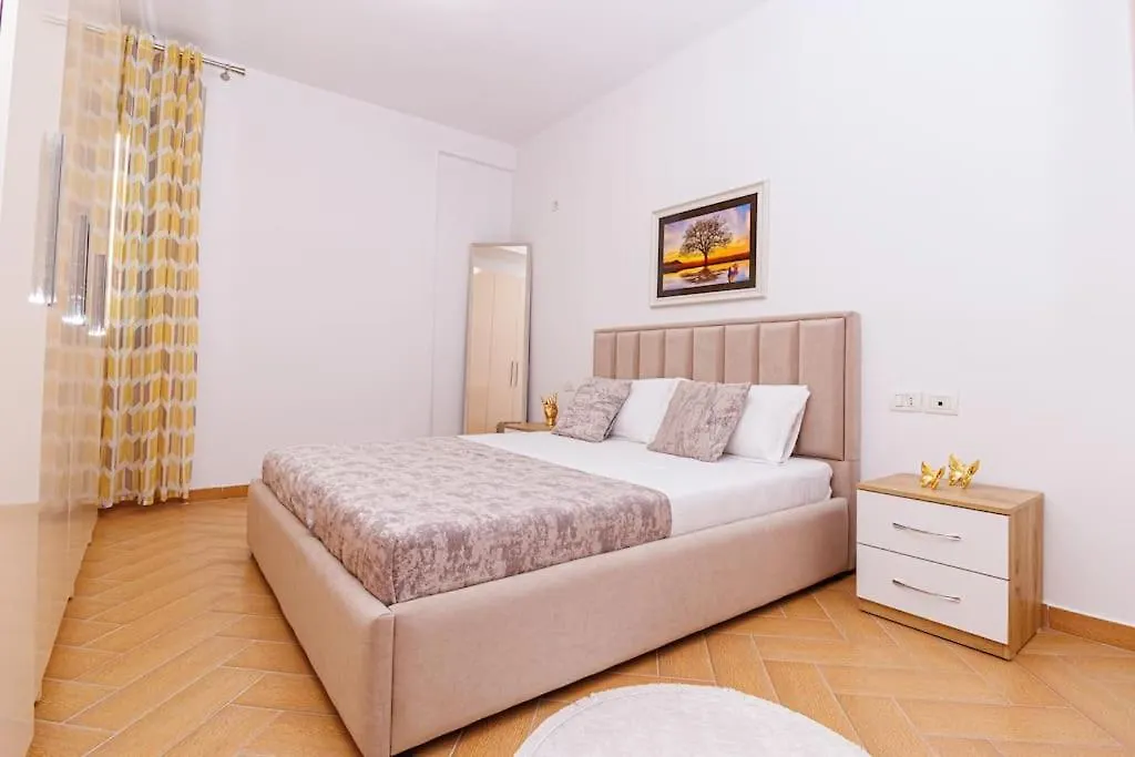 Stylish City Apartment Vlorë 0*,